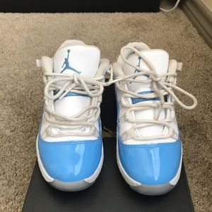Jordan 11 Retro Low white/ university blue